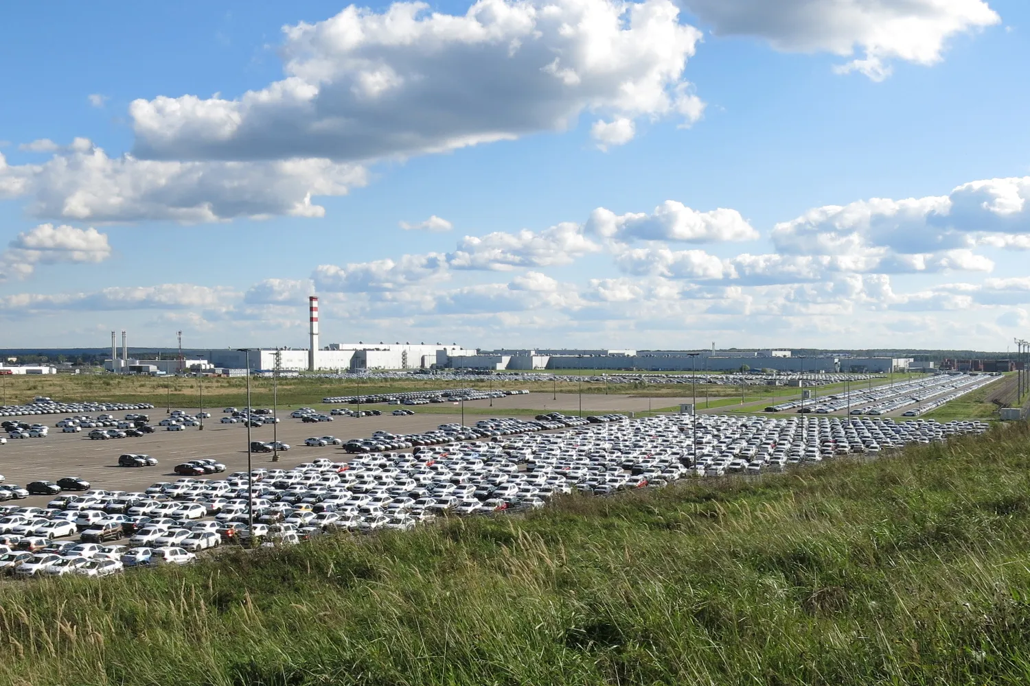The Volkswagen Group Rus assembly plant in Kaluga, 2016 — one of the European production sites built in Russia during the years of cooperation. Photo: Boevaya mashina. Licence: CC BY-SA 4.0. Source: Wikimedia Commons