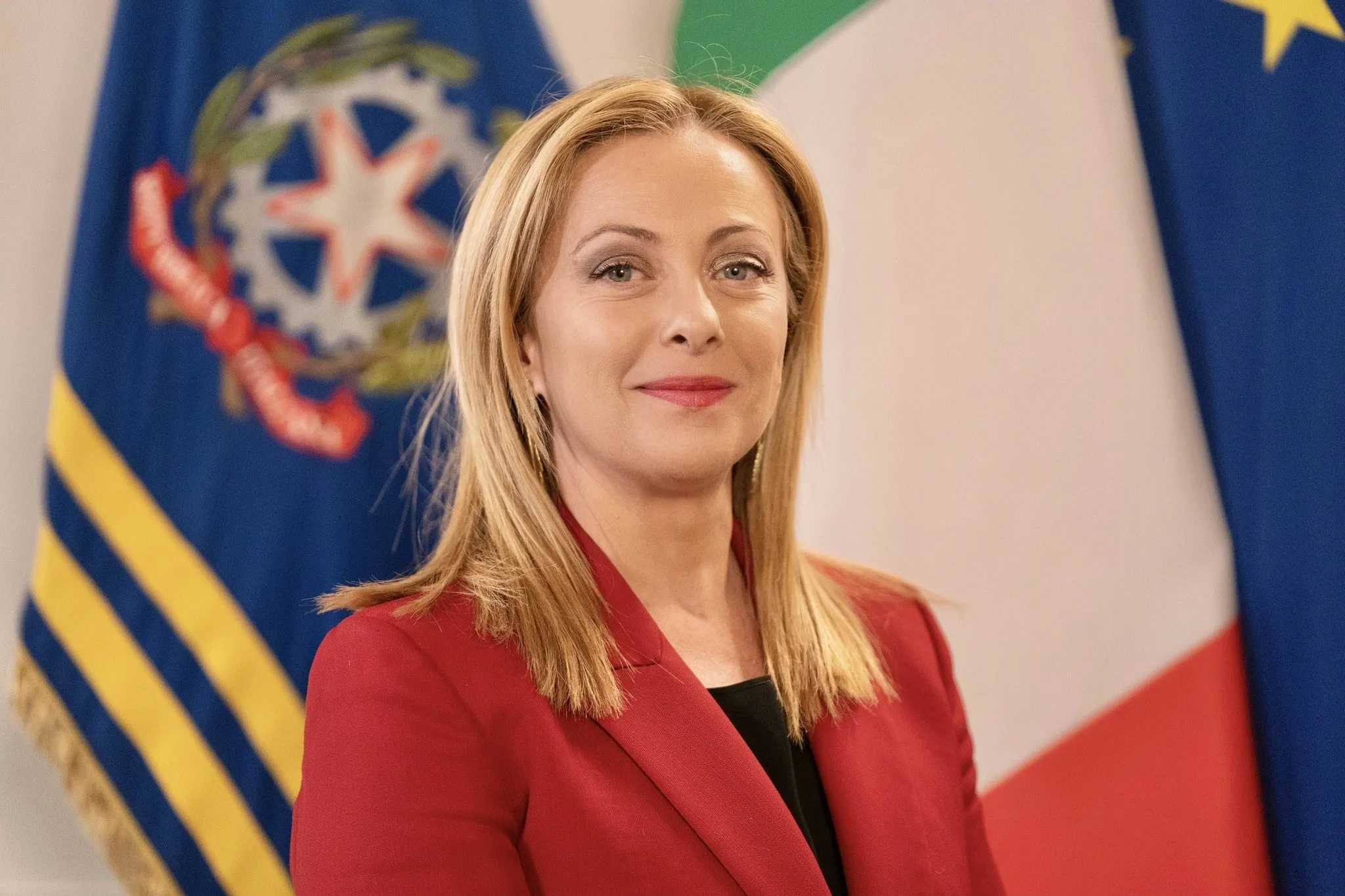 Giorgia Meloni, portrait officiel (2023). Photo : Gouvernement italien / governo.it. Licence : CC BY 3.0 IT. Source : Wikimedia Commons