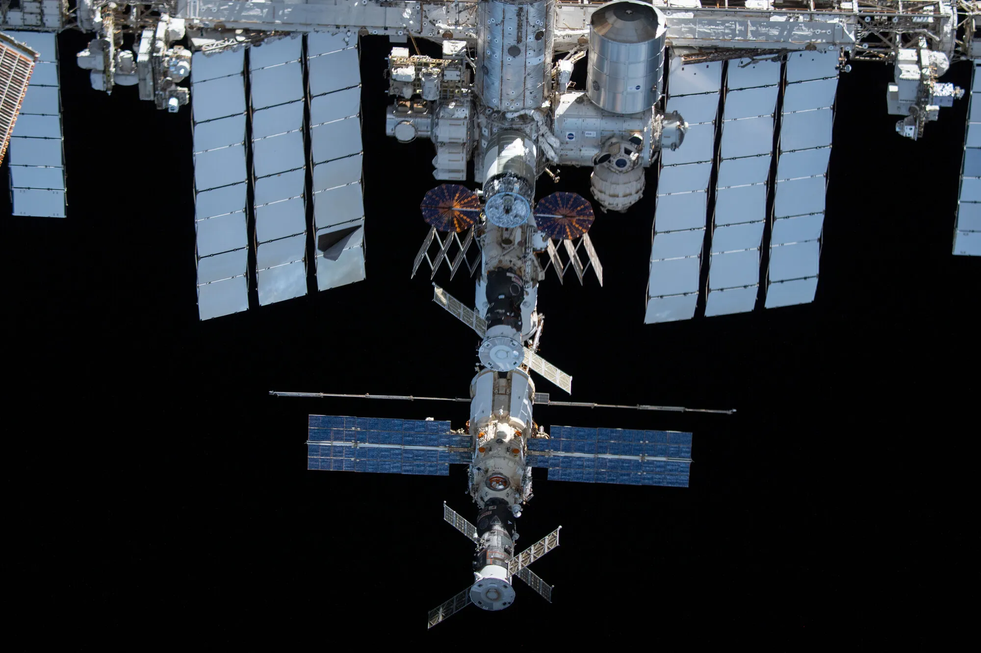 The International Space Station, with its Russian segment in the foreground, photographed during a flyaround by the SpaceX Crew Dragon Endeavour, November 8, 2021. Photo: NASA / Thomas Pesquet. Licence: public domain. Source: Wikimedia Commons